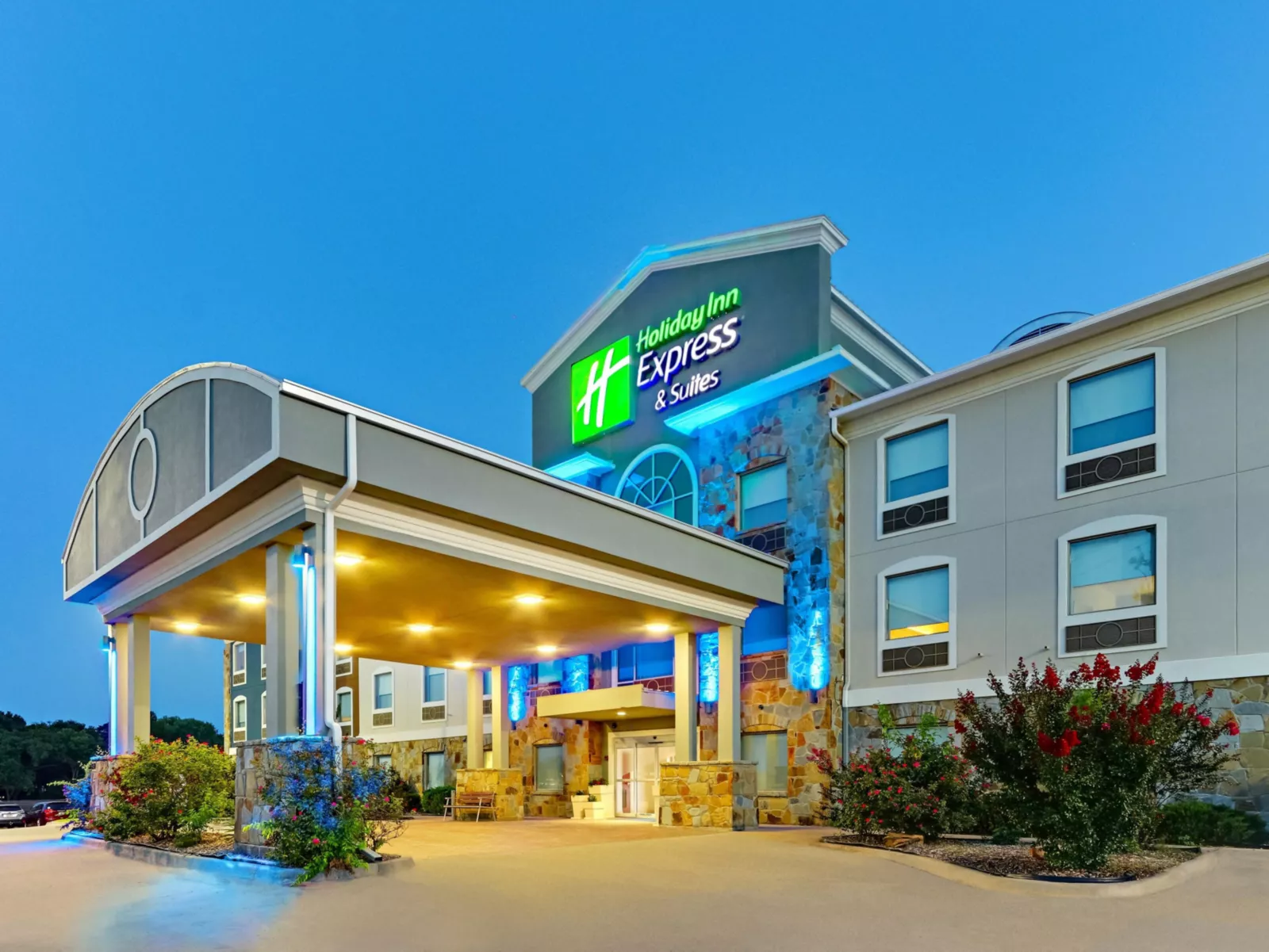 Hotel entrance off I-20